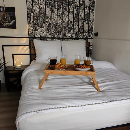 & Balneo Privatif Apartman Évreux